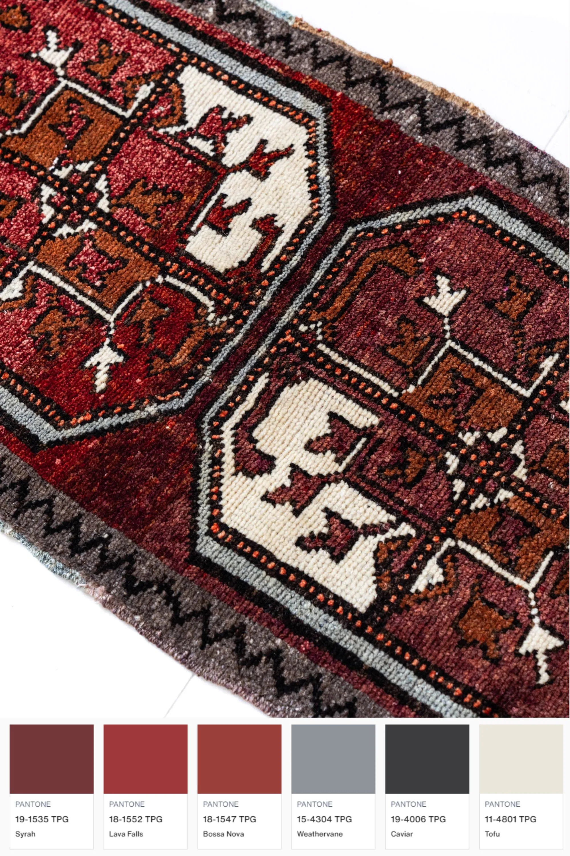 Vintage Turkish Mini Rug No. 478 | 1'7 x 2'10