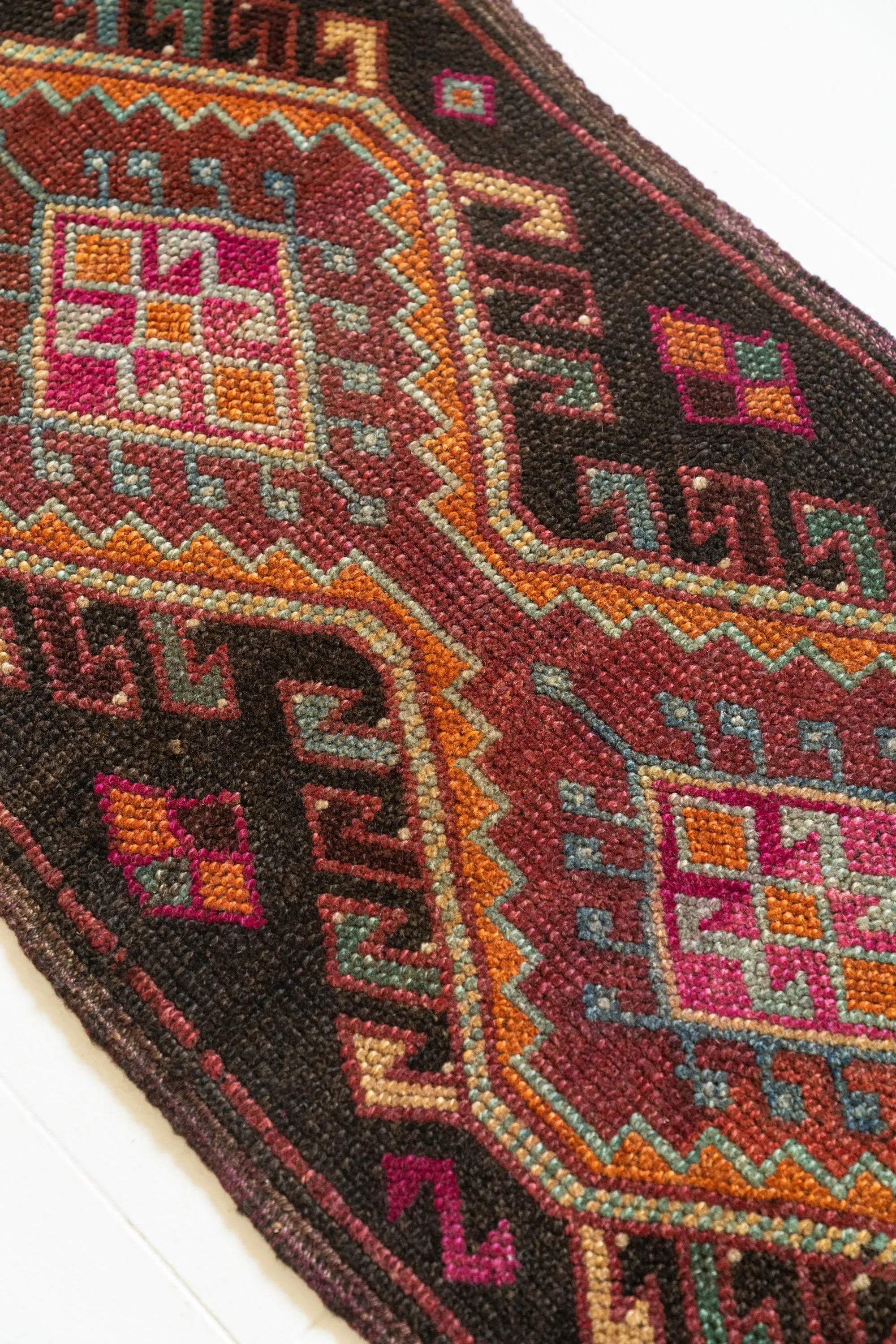 Vintage Turkish Mini Rug No. 621 | 1'9 x 3'8