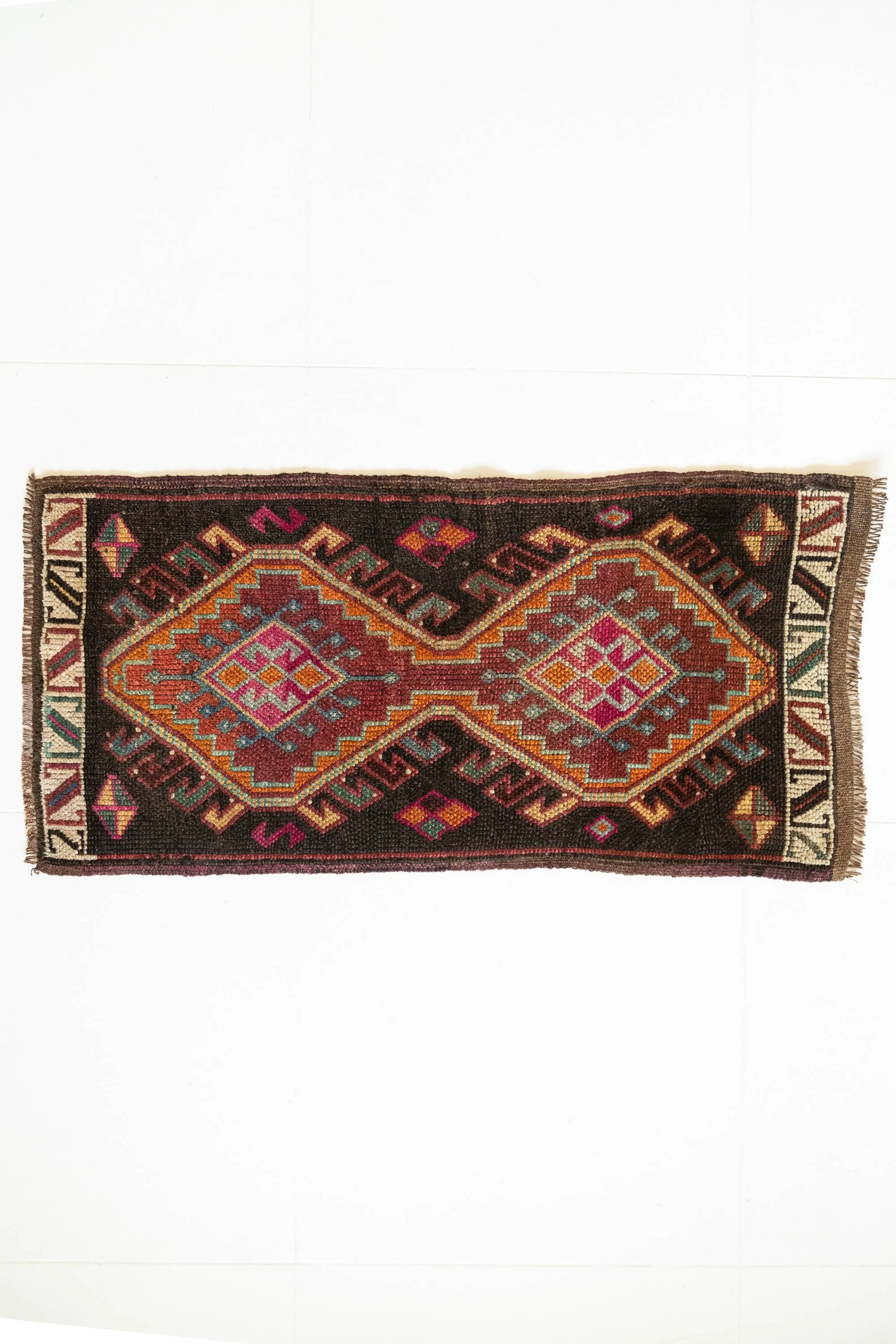 Vintage Turkish Mini Rug No. 621 | 1'9 x 3'8