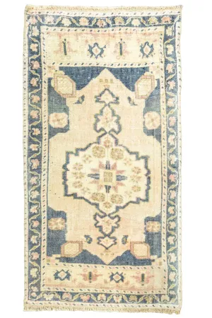 Vintage Turkish Mini Rug No. 651 | 1'11 x 3'9