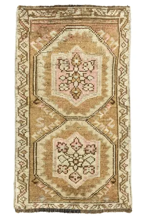 Vintage Turkish Mini Rug No. 653 | 1'8 x 3'