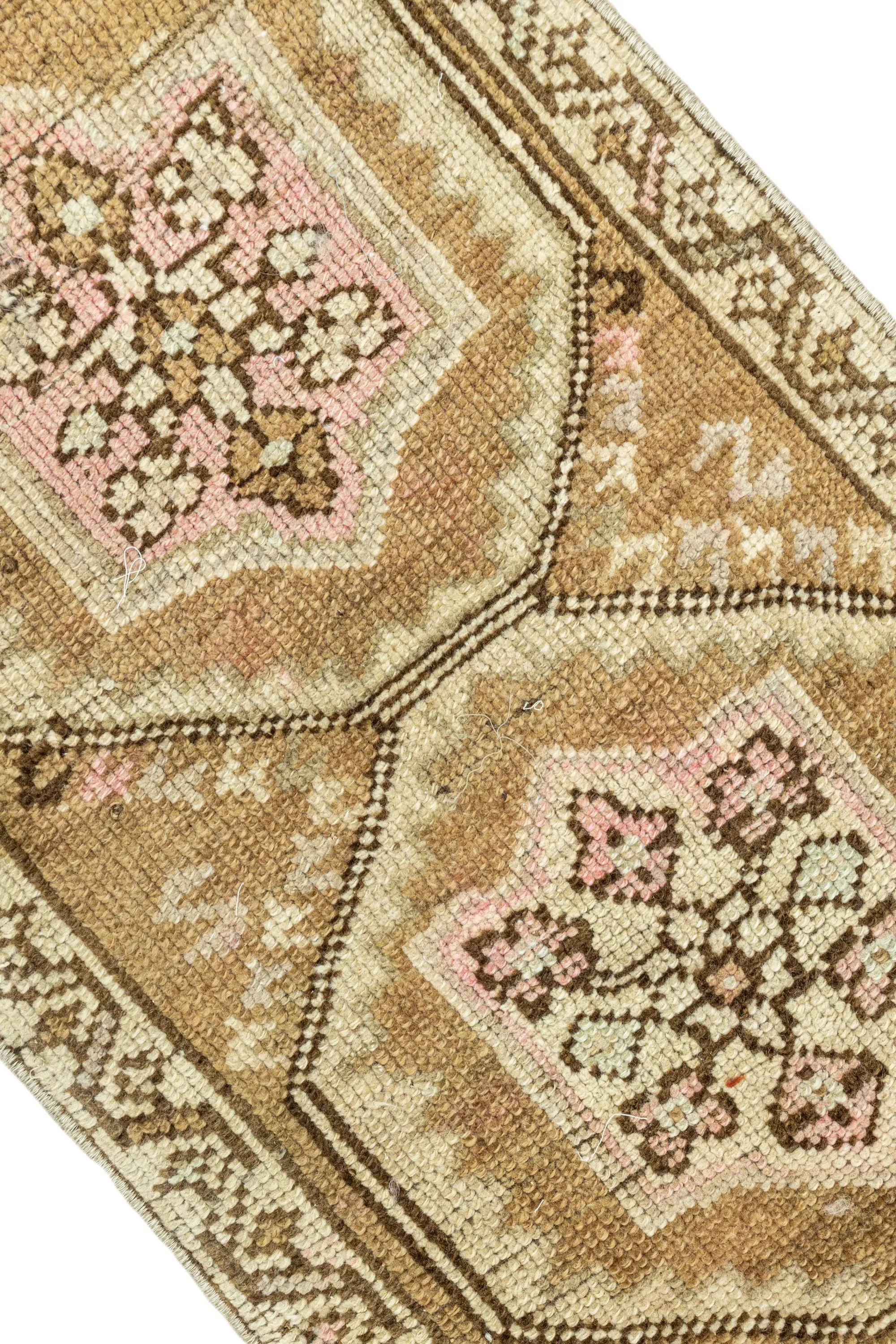 Vintage Turkish Mini Rug No. 653 | 1'8 x 3'