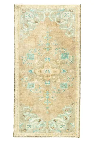 Vintage Turkish Mini Rug No. 655 | 1'7 x 3'4