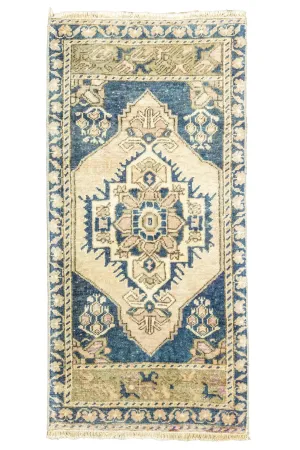 Vintage Turkish Mini Rug No. 657 | 1'8 x 3'6