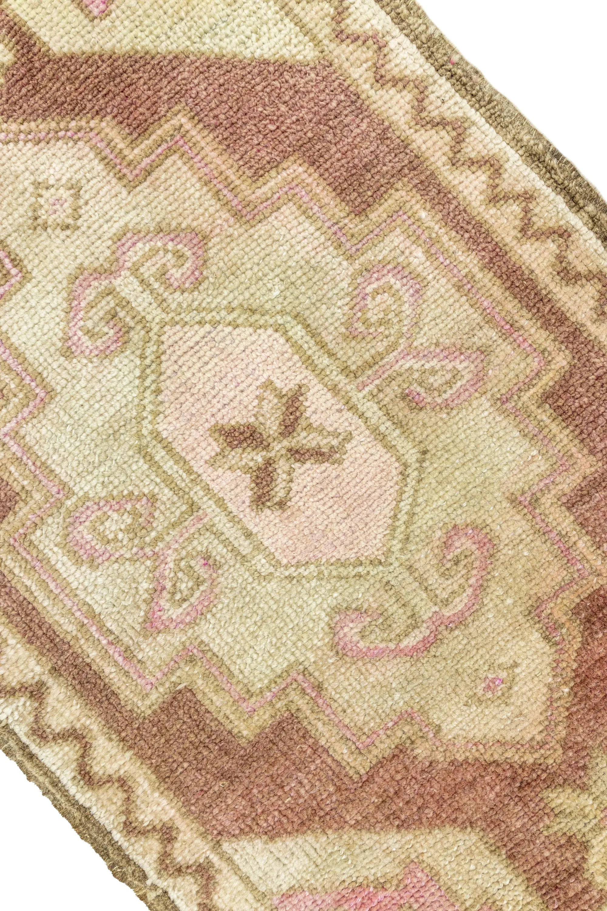 Vintage Turkish Mini Rug No. 671 | 1'11 x 3'1