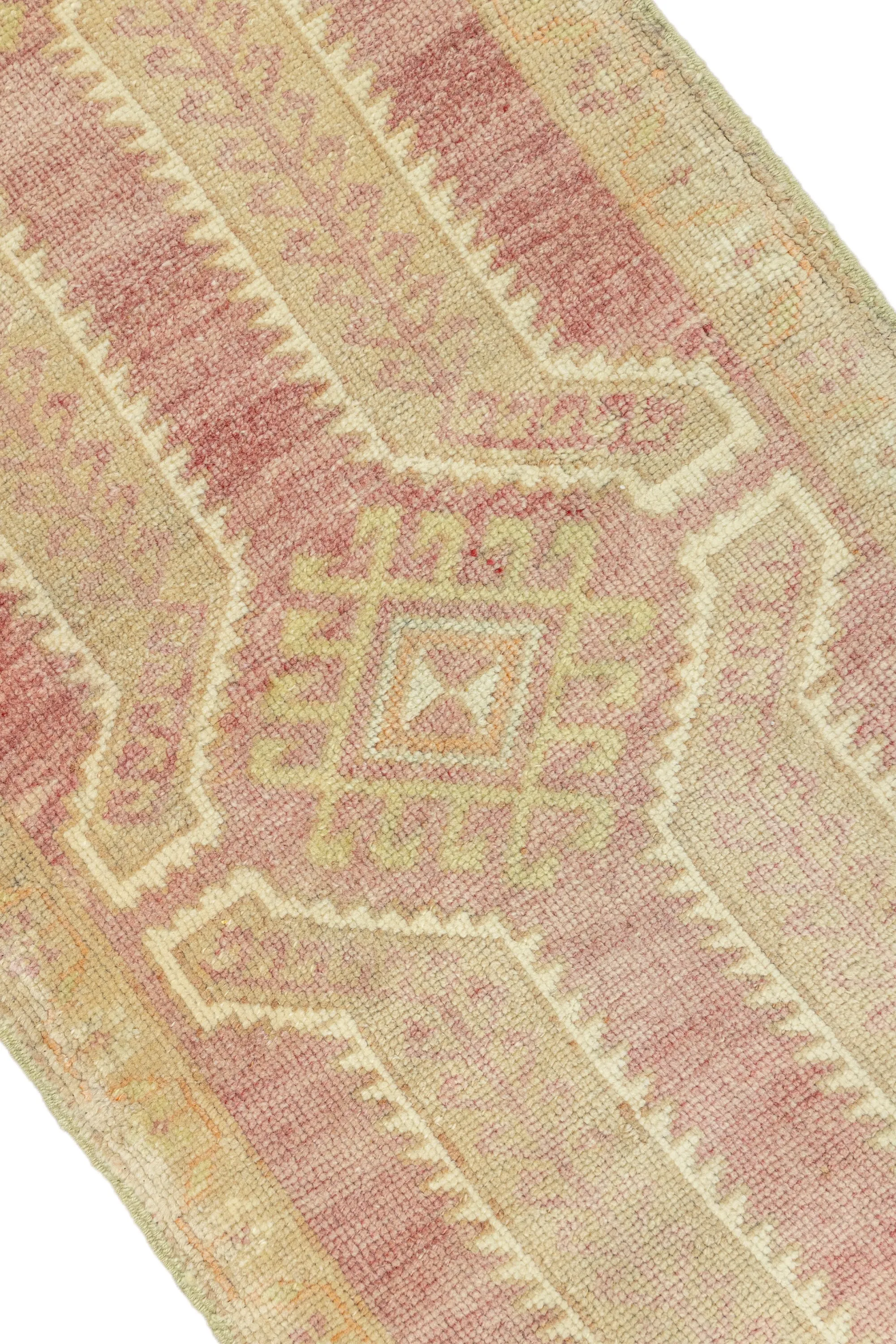 Vintage Turkish Mini Rug No. 673 | 1'10 x 3'7