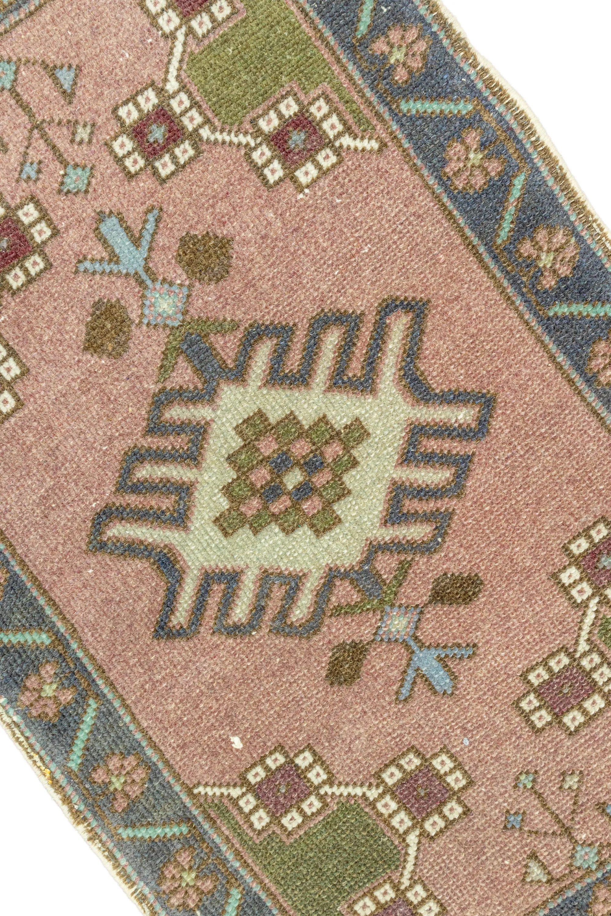 Vintage Turkish Mini Rug No. 681 | 1'8 x 2'11