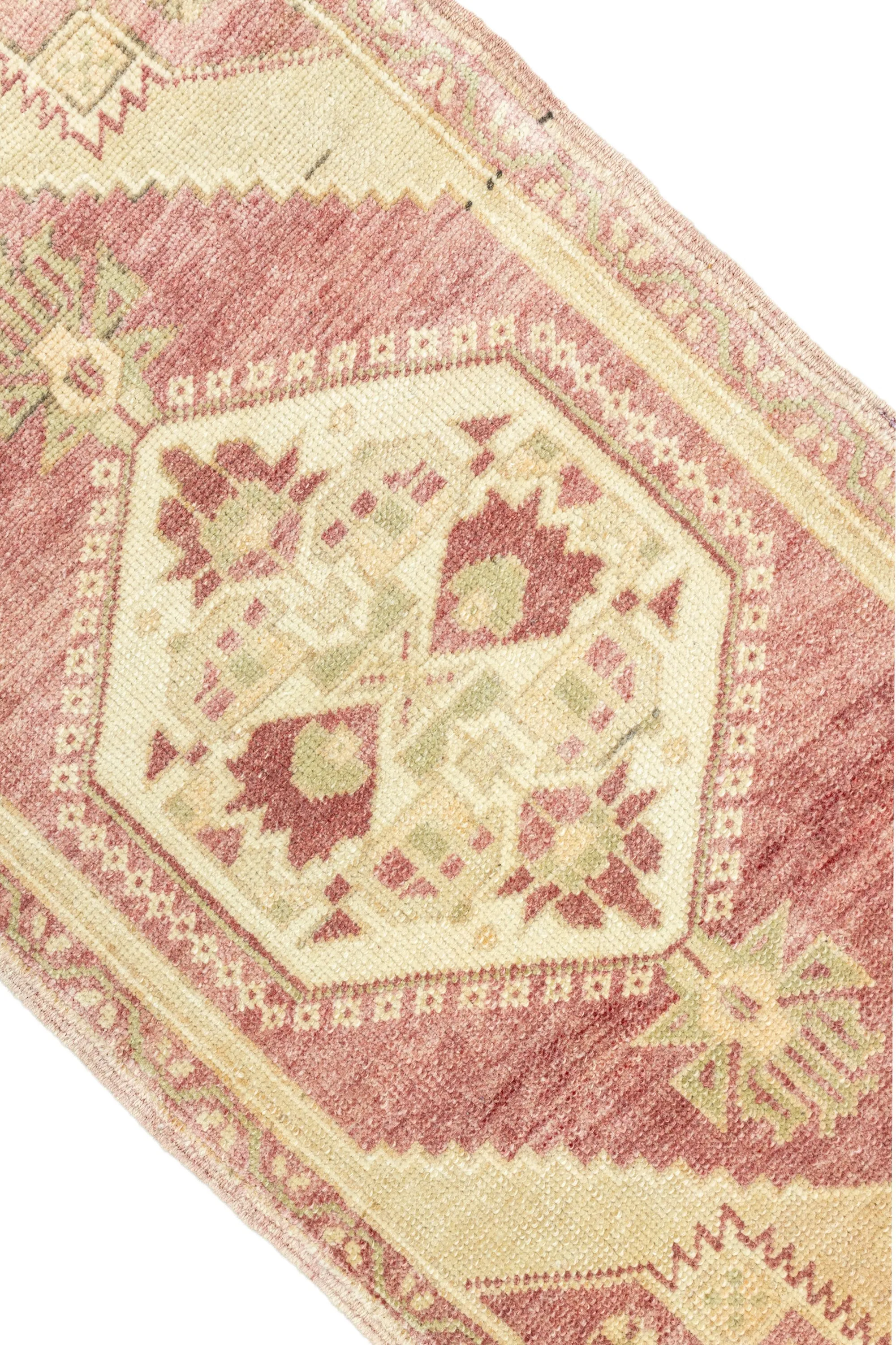 Vintage Turkish Mini Rug No. 702 | 1'7 x 3'5