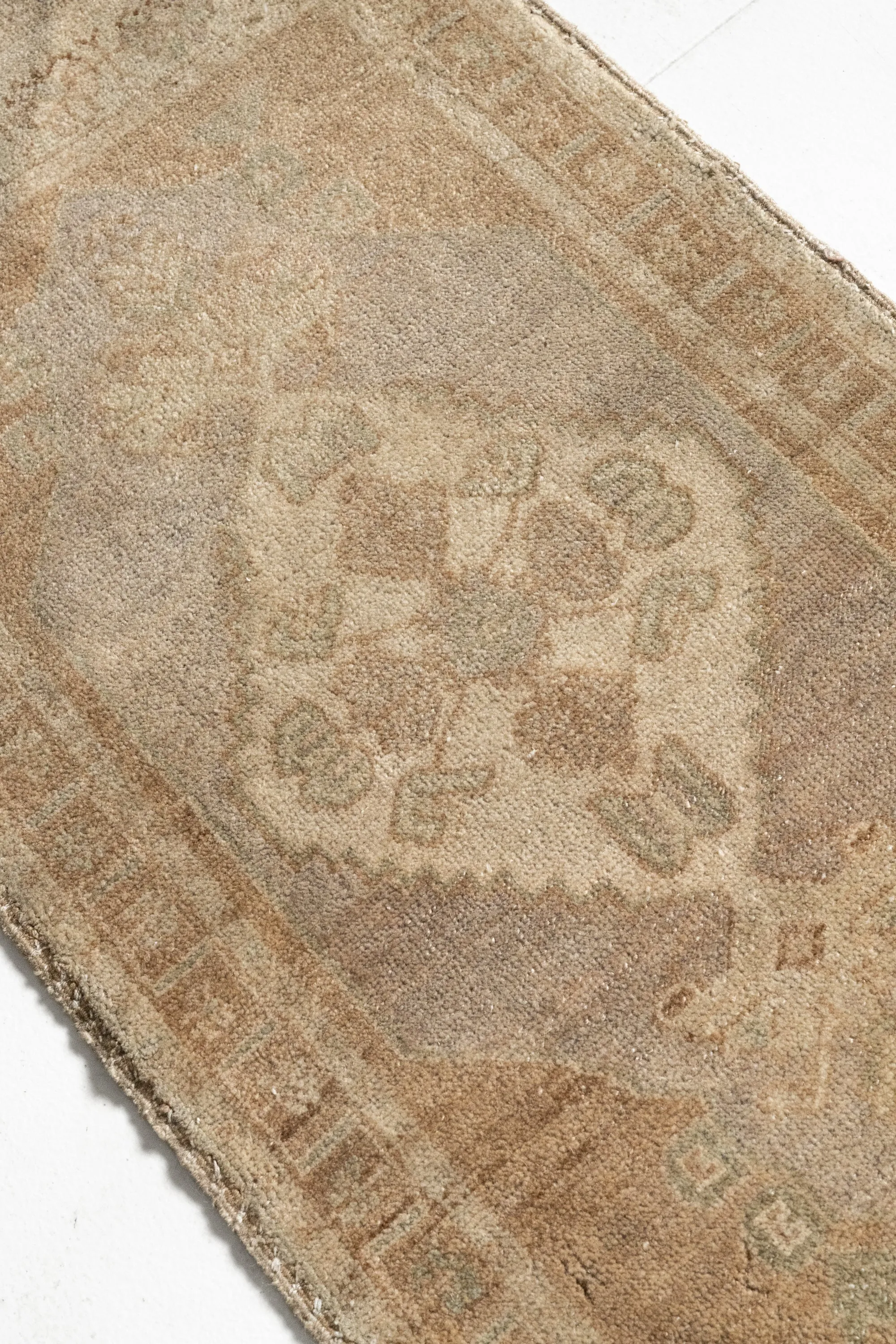 Vintage Turkish Mini Rug No. 708 | 1'10 x 3'5