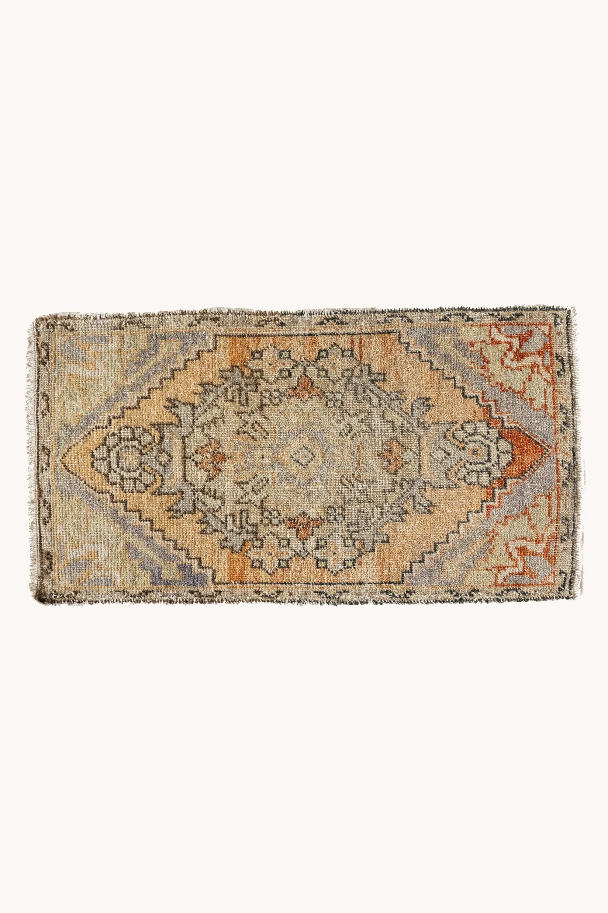 Vintage Turkish Mini Rug No. 713 | 1'7 x 3'1