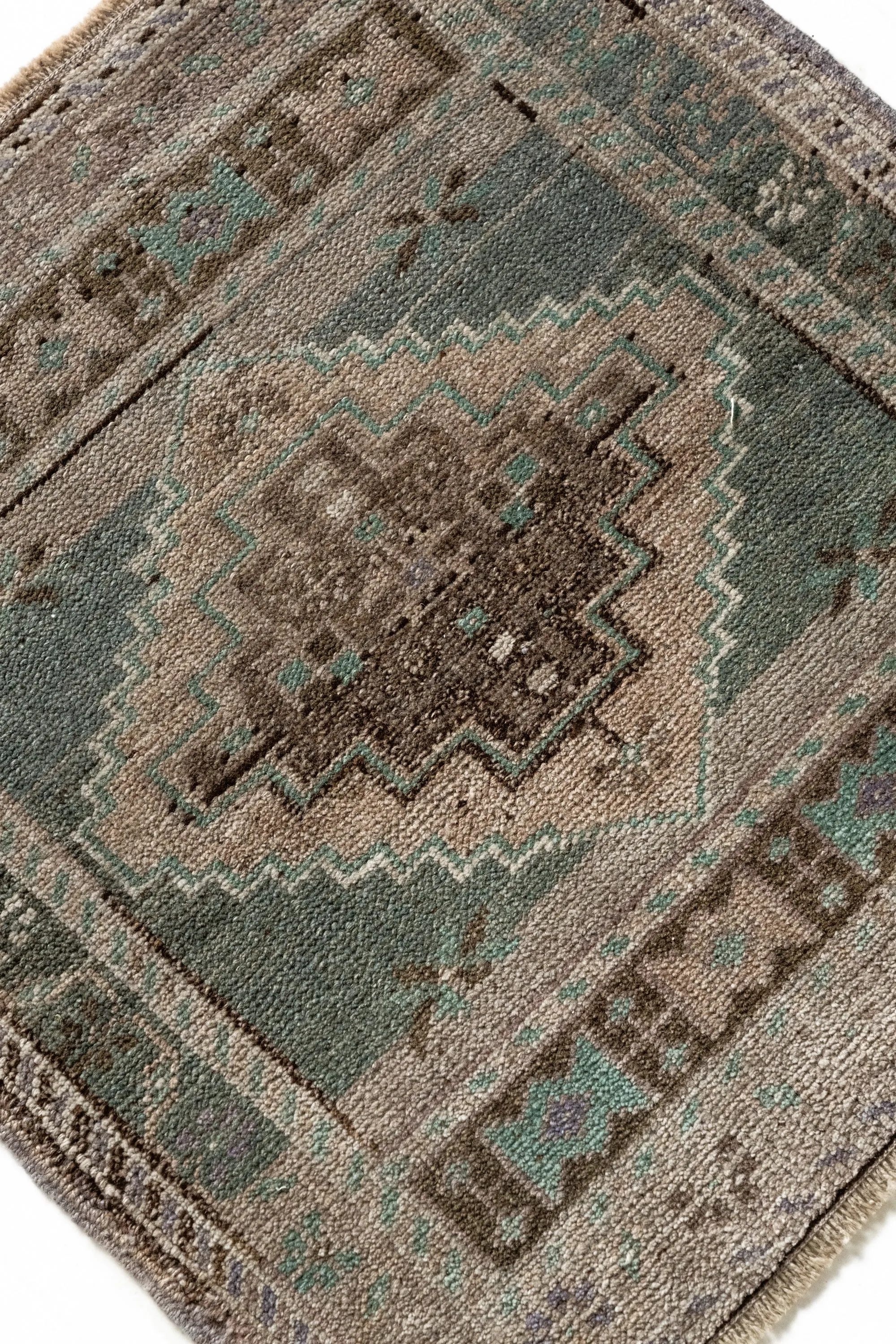 Vintage Turkish Mini Rug No. 718 | 1'9 x 1'9