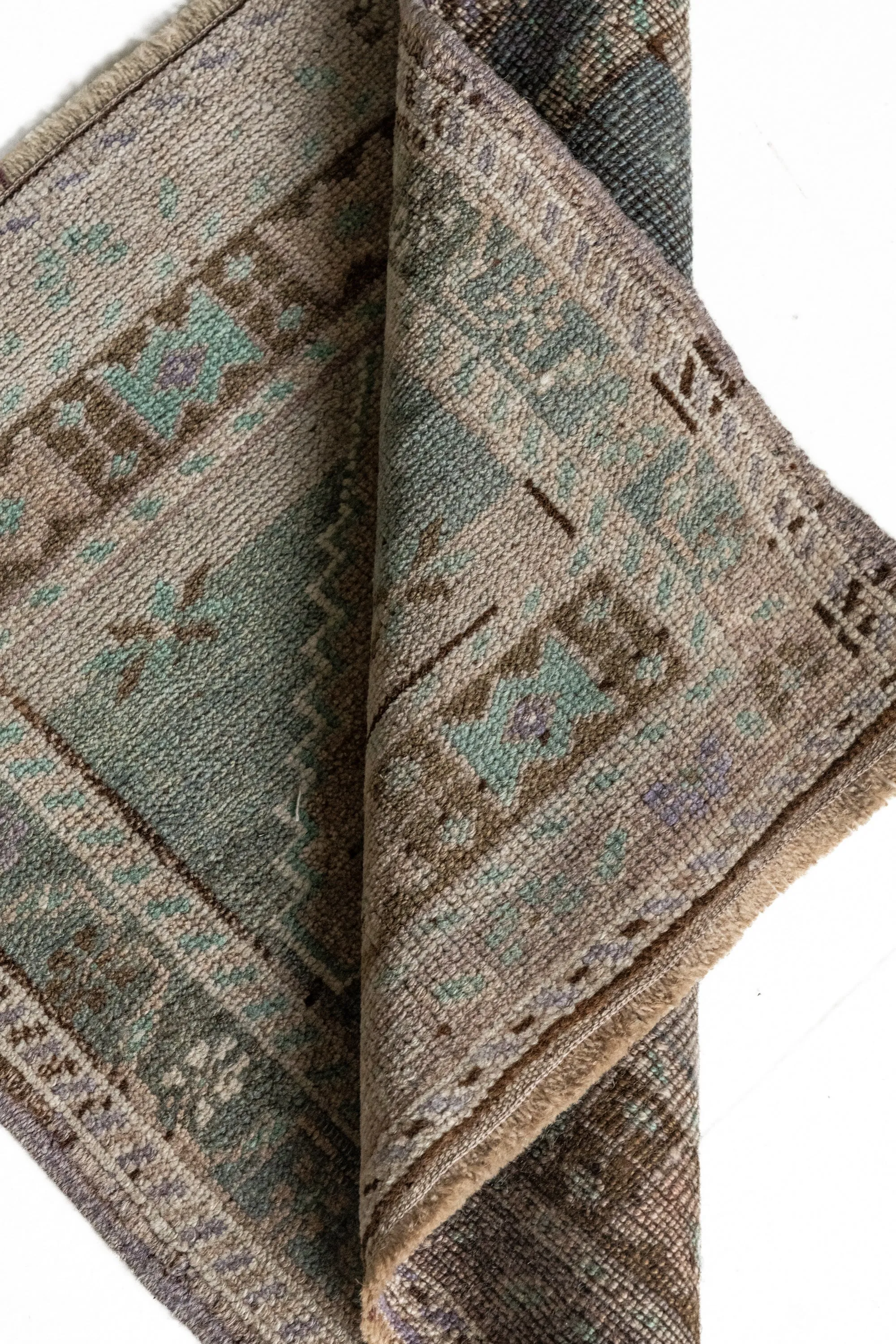 Vintage Turkish Mini Rug No. 718 | 1'9 x 1'9