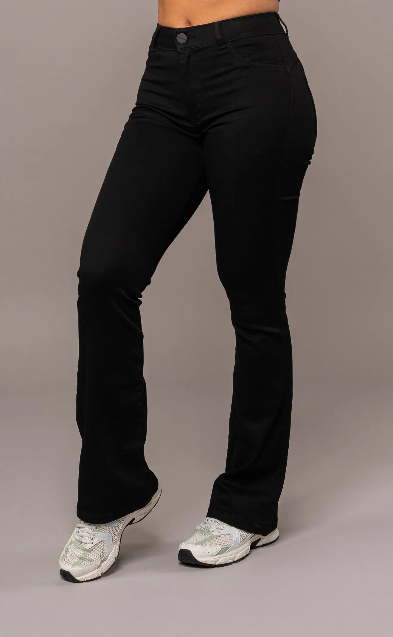Womens Flared Mid Waisted Fitjeans - Black